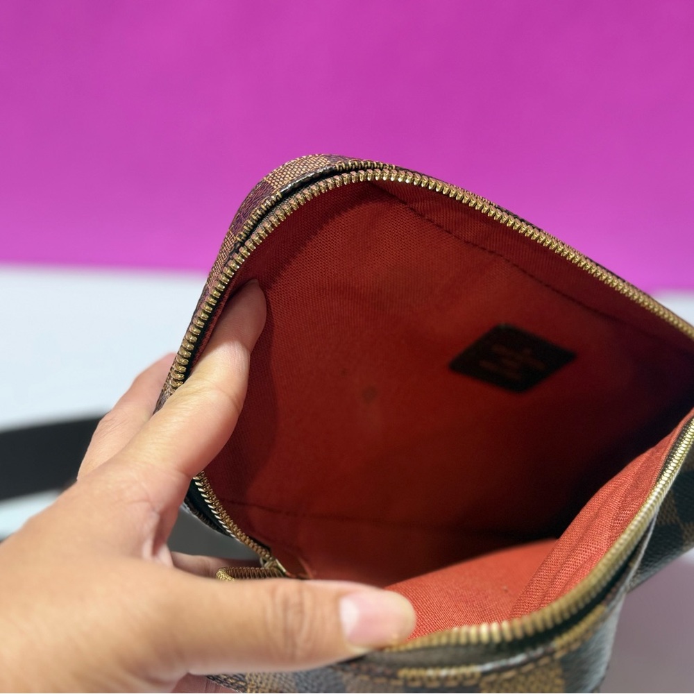 Louis Vuitton Bag with Red Lining and Gold Accents - Picture 5 of 9
